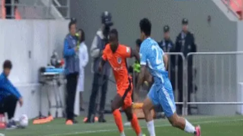 “西甲战报：巴萨1分优势领跑，马竞大胜晋级，皇马掉出前两名”